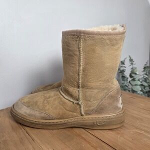 UGG ultimate womens 9 two tone ultimate short leather boot shearling lining